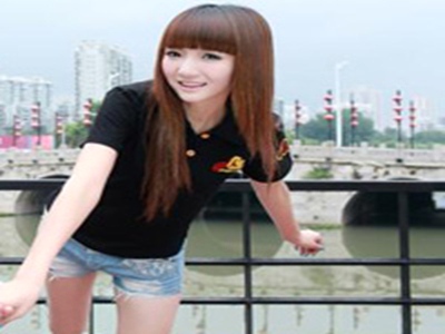 迪丽热巴杨幂被C到流口水,明星直播游戏引热议，女神互动萌翻网友-4